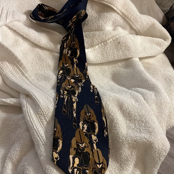 Tie. 👔 - Picture 2 of 2